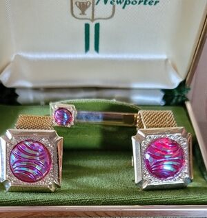 Vtg Men's Newport Jewelry Set W/Cufflinks & Tie Clip